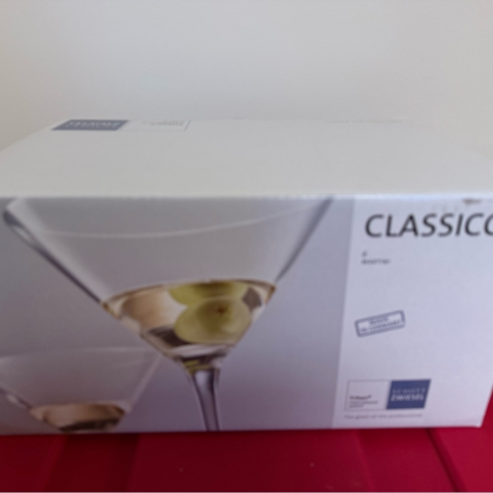 NWT Schott Zwiesel Martini Glasses Set Of Six